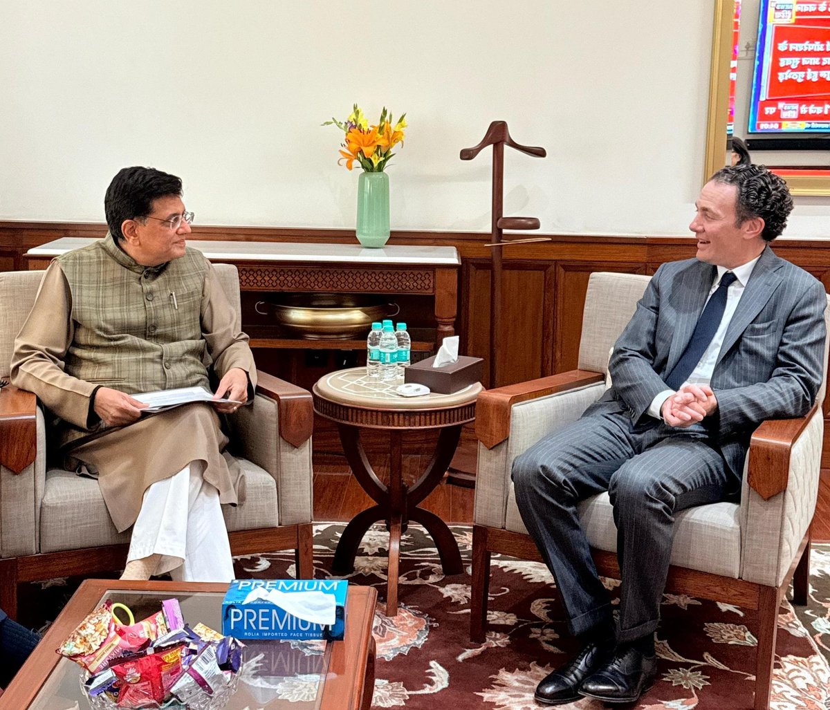 Alexandre de Rothschild at a professional engagement